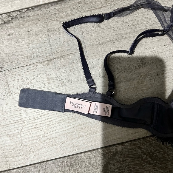 Beautiful VS push up bra - Picture 2 of 3